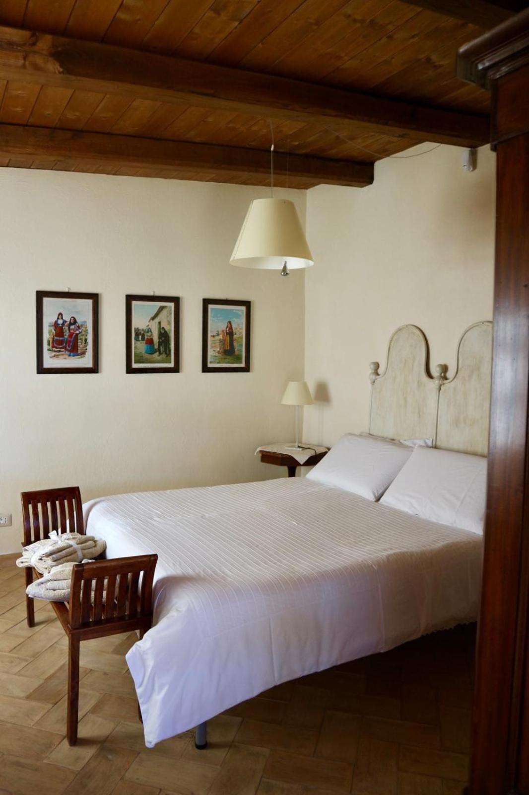 Monte Atena B&B Di Charme Стинтино Номер фото